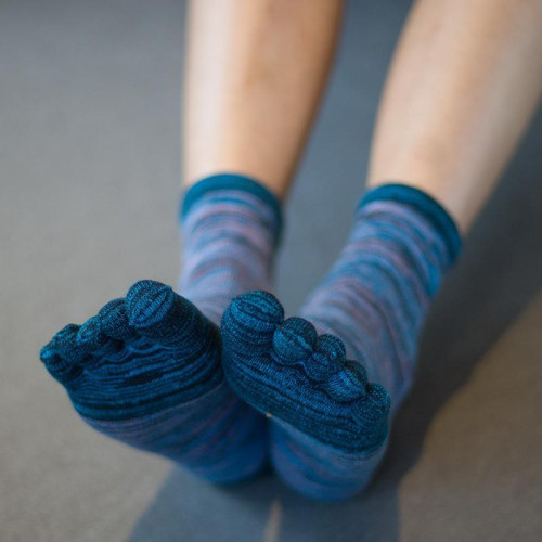 復古拼線五指襪男中筒純棉分趾襪保暖中統高腰五趾襪防臭吸汗秋冬 復古拼線五指襪男中筒純棉分趾襪保暖中統高腰五趾襪防臭吸汗秋冬