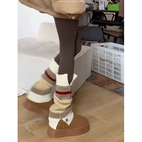 媽呀!好喜歡這個色系的搭配~誰懂哇棕色就是秋冬的顔色~百搭襪套 媽呀!好喜歡這個色系的搭配~誰懂哇棕色就是秋冬的顔色~百搭襪套