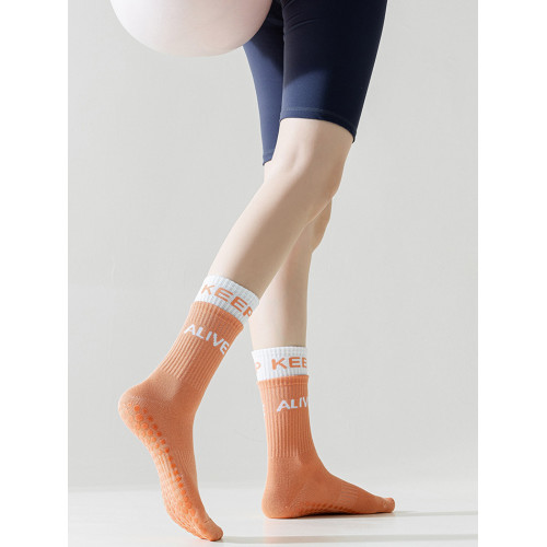 瑜珈襪女中筒春秋款運動防滑普拉提襪子夏季薄款配鯊魚褲長襪