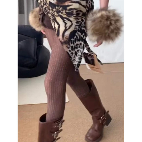 拿捏廢土美學了 金咖絲襪那麽野?微透顯瘦金線咖絲褲襪 好辣! 拿捏廢土美學了 金咖絲襪那麽野?微透顯瘦金線咖絲褲襪 好辣!