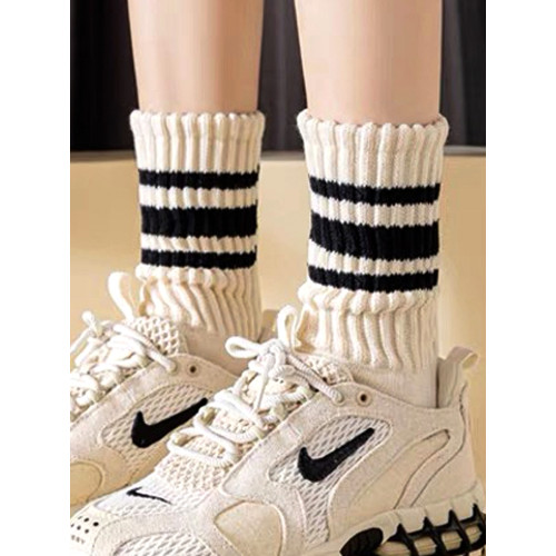 襪子男女純棉日系粗線條紋中長筒情侶堆堆襪秋冬黑白色ins運動襪 襪子男女純棉日系粗線條紋中長筒情侶堆堆襪秋冬黑白色ins運動襪