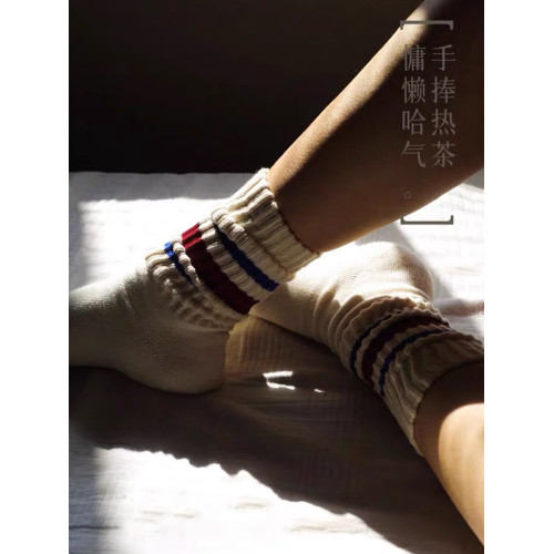 襪子男女純棉日系粗線條紋中長筒情侶堆堆襪秋冬黑白色ins運動襪 襪子男女純棉日系粗線條紋中長筒情侶堆堆襪秋冬黑白色ins運動襪