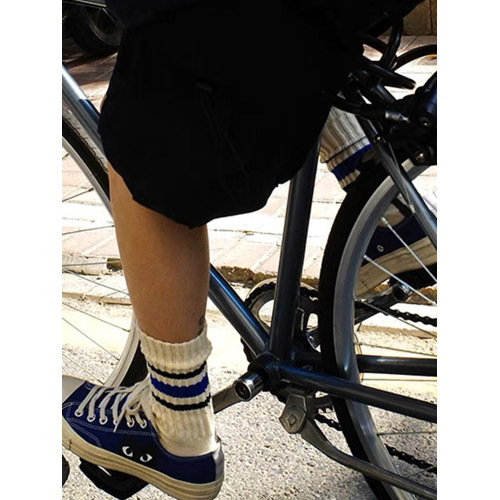 襪子男女純棉日系粗線條紋中長筒情侶堆堆襪秋冬黑白色ins運動襪 襪子男女純棉日系粗線條紋中長筒情侶堆堆襪秋冬黑白色ins運動襪