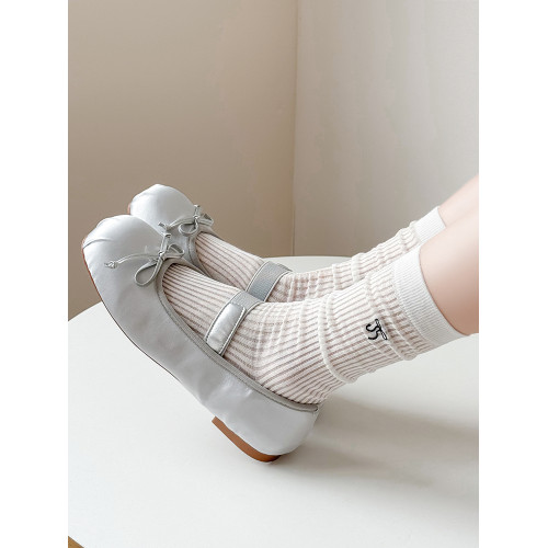 簡直是純欲天花板!miu裡miu氣的真的好好看~半透蝴蝶結刺綉堆堆 簡直是純欲天花板!miu裡miu氣的真的好好看~半透蝴蝶結刺綉堆堆