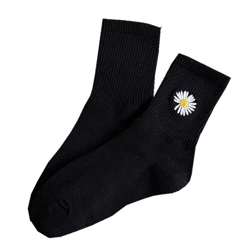 新款小雛菊襪子權志龍同款菊花黑色男運動襪可愛刺綉小花女中筒襪 新款小雛菊襪子權志龍同款菊花黑色男運動襪可愛刺綉小花女中筒襪