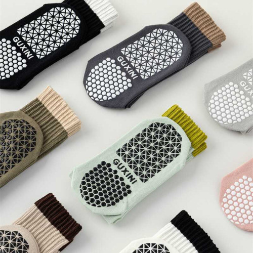 IuIu長筒配鯊魚褲健身運動襪加厚中筒防滑底室內跳繩跳舞瑜珈襪女