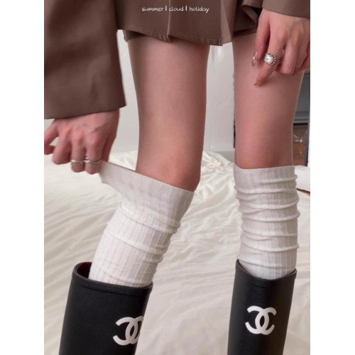 miu裡miu氣~過膝堆堆襪真的好韓!及膝小腿曡穿配靴子穿搭感upup~ miu裡miu氣~過膝堆堆襪真的好韓!及膝小腿曡穿配靴子穿搭感upup~