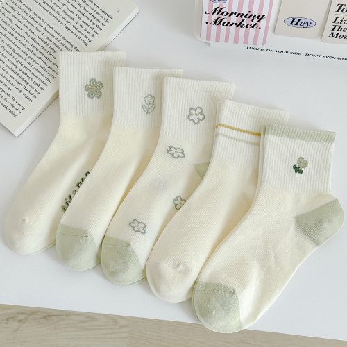綠色小花襪子女中筒襪春秋純棉日系透氣簡約奶白女生秋季運動棉襪 綠色小花襪子女中筒襪春秋純棉日系透氣簡約奶白女生秋季運動棉襪
