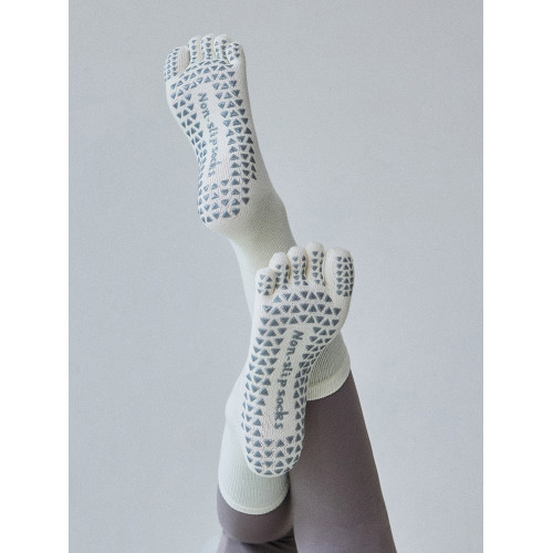 DCW防滑瑜珈襪子普拉提訓練專用運動五指襪中長款舞蹈矽膠健身襪 DCW防滑瑜珈襪子普拉提訓練專用運動五指襪中長款舞蹈矽膠健身襪