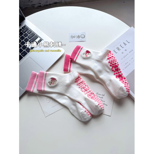 2025秋冬季卡通刺綉瑜珈襪子女純棉中筒襪普拉提室內運動專業防滑 2025秋冬季卡通刺綉瑜珈襪子女純棉中筒襪普拉提室內運動專業防滑