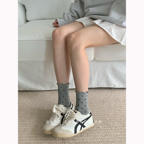 松弛早秋~基礎黑白灰色系中筒襪 日系可愛花邊波點襪子女四季可穿