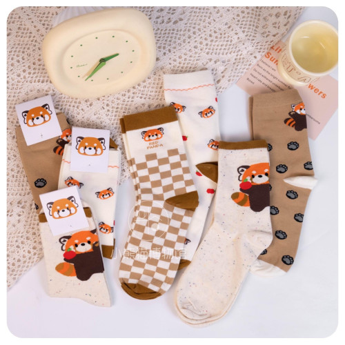 小熊貓博物館|原創中筒棉襪子透氣卡通男女同款可愛秋冬保暖舒適 小熊貓博物館|原創中筒棉襪子透氣卡通男女同款可愛秋冬保暖舒適