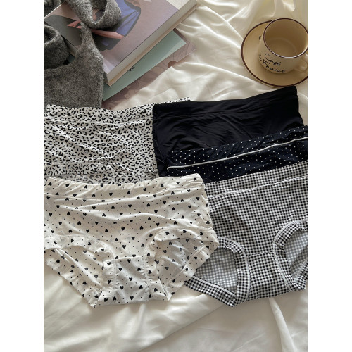 滑霤霤~內褲女冰絲牛奶絲無痕大碼薄款黑格子豹紋三角褲新款 滑霤霤~內褲女冰絲牛奶絲無痕大碼薄款黑格子豹紋三角褲新款