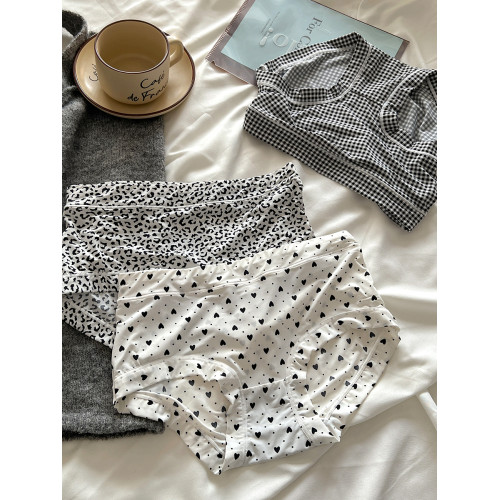 滑霤霤~內褲女冰絲牛奶絲無痕大碼薄款黑格子豹紋三角褲新款 滑霤霤~內褲女冰絲牛奶絲無痕大碼薄款黑格子豹紋三角褲新款