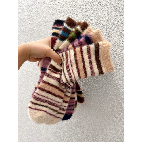 韓國襪子女中筒襪秋冬新款加厚保暖貂絨女襪條紋拼色百搭中筒襪子 韓國襪子女中筒襪秋冬新款加厚保暖貂絨女襪條紋拼色百搭中筒襪子