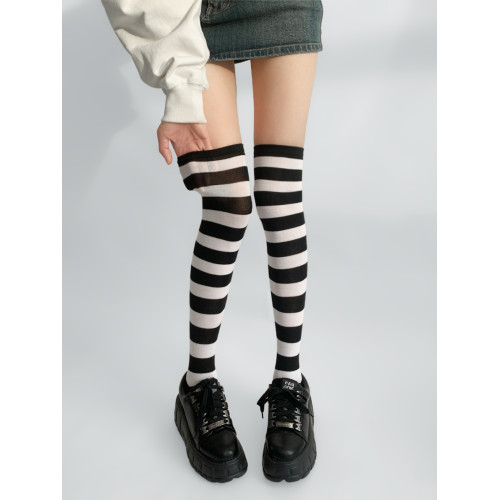 夜間教習室針織襪套黑白撞色可愛毛線堆堆襪女秋季長腿套過膝襪子 夜間教習室針織襪套黑白撞色可愛毛線堆堆襪女秋季長腿套過膝襪子