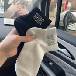 超好看的miu系短襪 小香風甜妹穿搭洋氣輕奢個性燙鑽字母夏天純棉