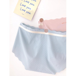 六衹兔子一片式無痕冰絲內褲女抑菌透氣底襠中腰包臀薄款三角褲