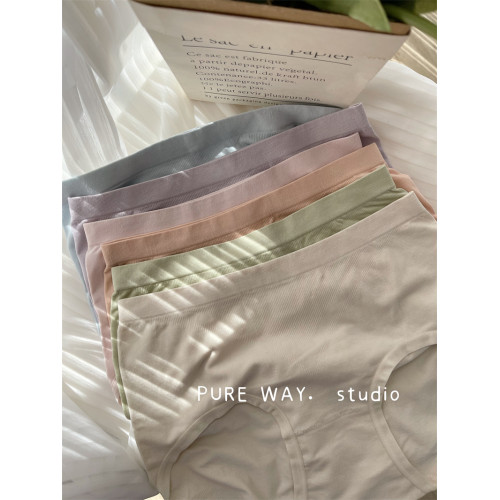 舒適王!簡約基礎奶油純色柔軟細膩三角內褲女生中腰高彈無痕無縫 舒適王!簡約基礎奶油純色柔軟細膩三角內褲女生中腰高彈無痕無縫