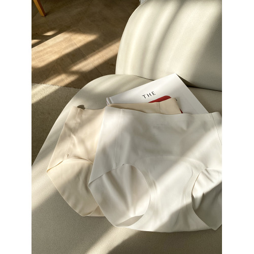 健身瑜珈無痕內褲女士冰絲三角褲防尲尬乳膠墊2025新款夏季薄款 健身瑜珈無痕內褲女士冰絲三角褲防尲尬乳膠墊2025新款夏季薄款