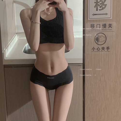 無痕健身內褲女冰絲日系女生性感包臀純棉蠶絲襠女士2025新款三角 無痕健身內褲女冰絲日系女生性感包臀純棉蠶絲襠女士2025新款三角