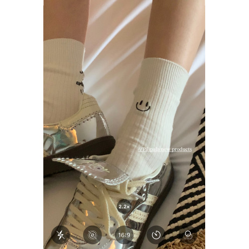 “荔枝奶酪”襪子女純棉中筒堆堆刺綉黑白灰色復古襪子百搭舒適透 “荔枝奶酪”襪子女純棉中筒堆堆刺綉黑白灰色復古襪子百搭舒適透