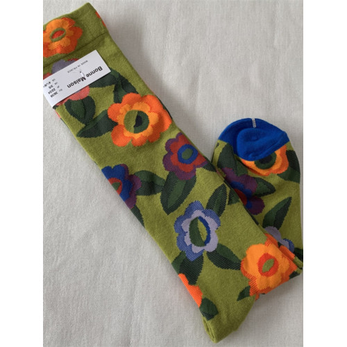 新品法國文藝小衆女士順花個性設計感女士中長筒快樂及膝小腿襪子 新品法國文藝小衆女士順花個性設計感女士中長筒快樂及膝小腿襪子