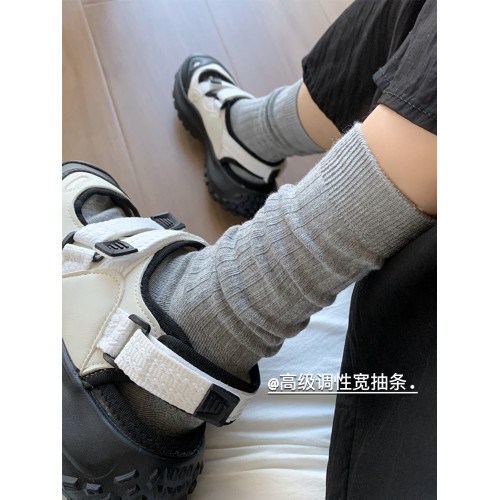 白色襪子女中筒襪春秋季款棉襪ins潮運動純色顯瘦秋天長襪堆堆襪 白色襪子女中筒襪春秋季款棉襪ins潮運動純色顯瘦秋天長襪堆堆襪