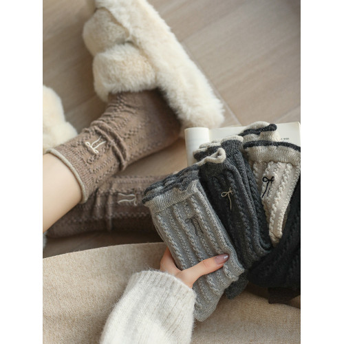 【起步韓襪】蝴蝶結襪子女中筒刺綉韓國東大門羊毛女襪保暖堆堆襪 【起步韓襪】蝴蝶結襪子女中筒刺綉韓國東大門羊毛女襪保暖堆堆襪