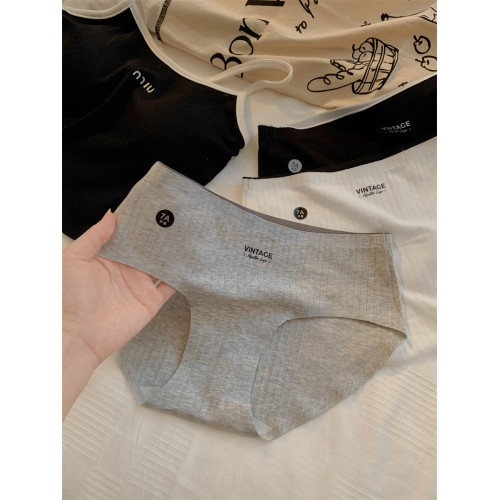 慵懶假日~女生一片式無痕純棉女士三角褲全棉透氣內褲女2025新款 慵懶假日~女生一片式無痕純棉女士三角褲全棉透氣內褲女2025新款