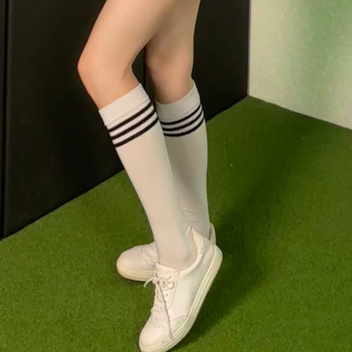 新款高爾夫服裝女款高爾夫襪子女士長筒襪過膝純棉襪搭配短裙 新款高爾夫服裝女款高爾夫襪子女士長筒襪過膝純棉襪搭配短裙