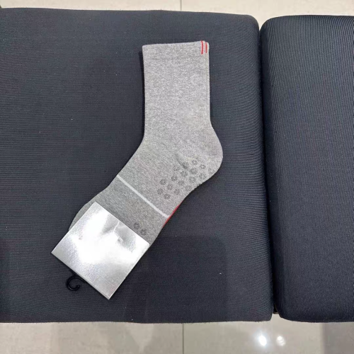 韓國高爾夫男士25新款初秋時尚休閒運動百搭透氣速乾純色中筒襪 韓國高爾夫男士25新款初秋時尚休閒運動百搭透氣速乾純色中筒襪