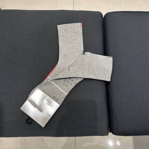 韓國高爾夫男士25新款初秋時尚休閒運動百搭透氣速乾純色中筒襪 韓國高爾夫男士25新款初秋時尚休閒運動百搭透氣速乾純色中筒襪