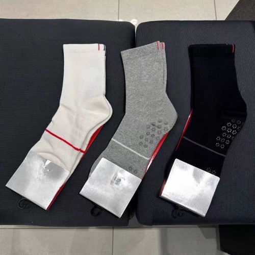 韓國高爾夫男士25新款初秋時尚休閒運動百搭透氣速乾純色中筒襪 韓國高爾夫男士25新款初秋時尚休閒運動百搭透氣速乾純色中筒襪