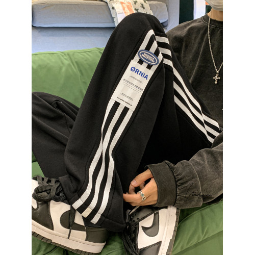 日系側邊三條杠運動衛褲男秋季高街百搭條紋直筒褲垂感濶腿休閒褲 日系側邊三條杠運動衛褲男秋季高街百搭條紋直筒褲垂感濶腿休閒褲