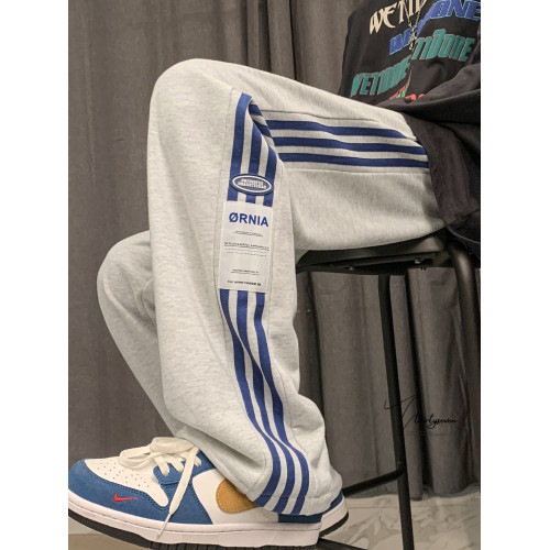 日系側邊三條杠運動衛褲男秋季高街百搭條紋直筒褲垂感濶腿休閒褲 日系側邊三條杠運動衛褲男秋季高街百搭條紋直筒褲垂感濶腿休閒褲