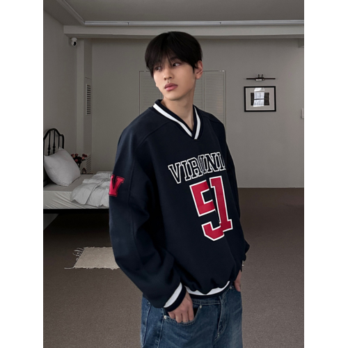 男士V領衛衣秋季套頭字母印花運動寬松外套美式潮牌重磅百搭上衣 男士V領衛衣秋季套頭字母印花運動寬松外套美式潮牌重磅百搭上衣