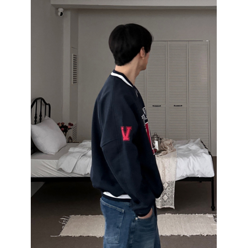 男士V領衛衣秋季套頭字母印花運動寬松外套美式潮牌重磅百搭上衣 男士V領衛衣秋季套頭字母印花運動寬松外套美式潮牌重磅百搭上衣