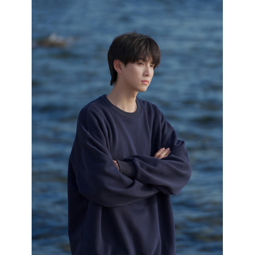 @港仔文藝男 420g重磅圓領衛衣男秋冬款復古純色oversize套頭衫 @港仔文藝男 420g重磅圓領衛衣男秋冬款復古純色oversize套頭衫