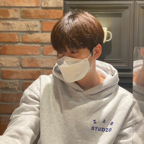 IAB STUDIO Hoodie韓國潮牌男女款抓絨連帽衫上衣情侶衛衣外套 IAB STUDIO Hoodie韓國潮牌男女款抓絨連帽衫上衣情侶衛衣外套