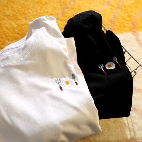 Upch 人生就像煎荷包蛋，煎完一面還有一面 休閒刺綉t恤寬松情侶