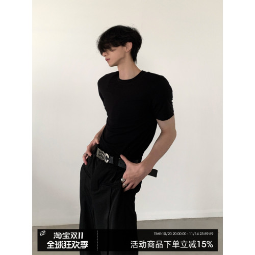 秋山風/小衆高級感修身短恤男夏季冰絲內搭打底衫黑色緊身正肩t恤 秋山風/小衆高級感修身短恤男夏季冰絲內搭打底衫黑色緊身正肩t恤