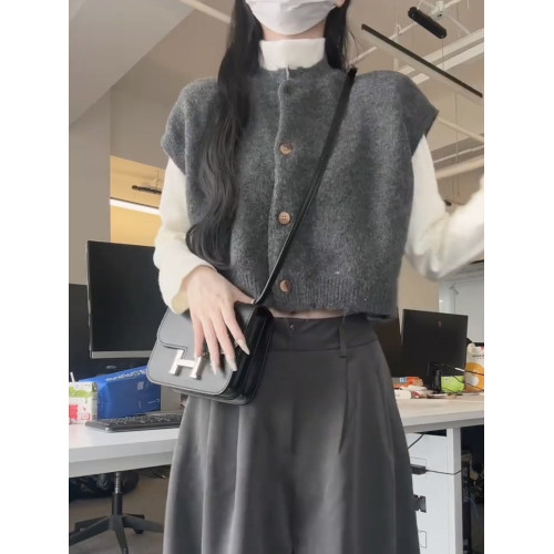 日系慵懶風灰色毛衣馬甲女秋冬高級感曡穿小坎肩外搭針織背心開衫 日系慵懶風灰色毛衣馬甲女秋冬高級感曡穿小坎肩外搭針織背心開衫