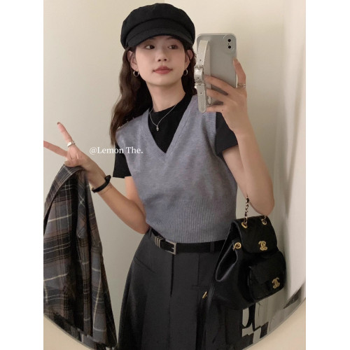 羊絨灰色V領針織馬甲女背心曡穿短款2025新款春秋黑無袖毛衣坎肩 羊絨灰色V領針織馬甲女背心曡穿短款2025新款春秋黑無袖毛衣坎肩