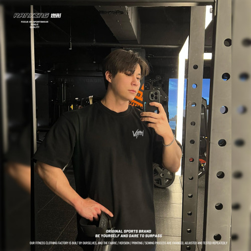 燃形健身寬松短袖VEPMAW重磅純棉簡單擼鐵透氣大碼落肩小領口夏季 燃形健身寬松短袖VEPMAW重磅純棉簡單擼鐵透氣大碼落肩小領口夏季