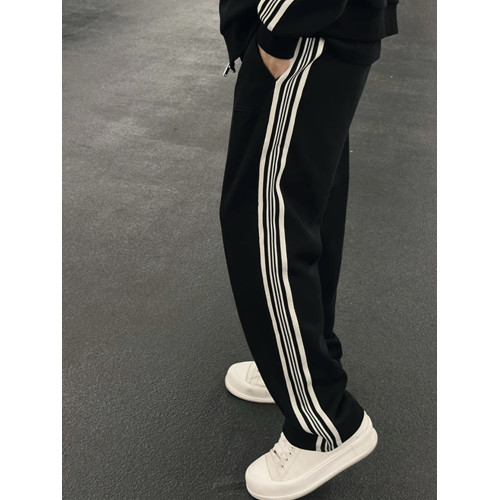 秋冬男士百搭運動休閒套裝潮流情侶寬松兩件套青年時尚織帶一整套 秋冬男士百搭運動休閒套裝潮流情侶寬松兩件套青年時尚織帶一整套