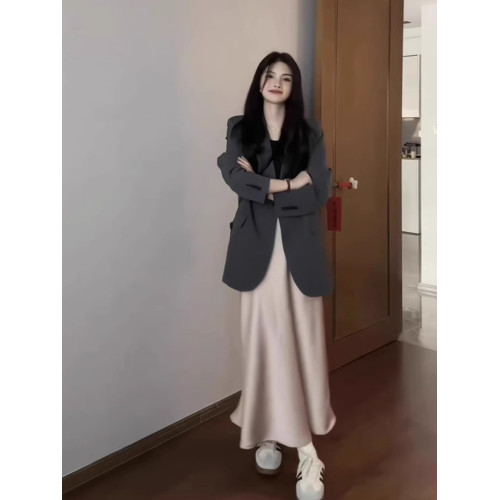 高級感灰色西裝外套女春秋2025新款韓版chic寬松休閒西服上衣顯瘦 高級感灰色西裝外套女春秋2025新款韓版chic寬松休閒西服上衣顯瘦