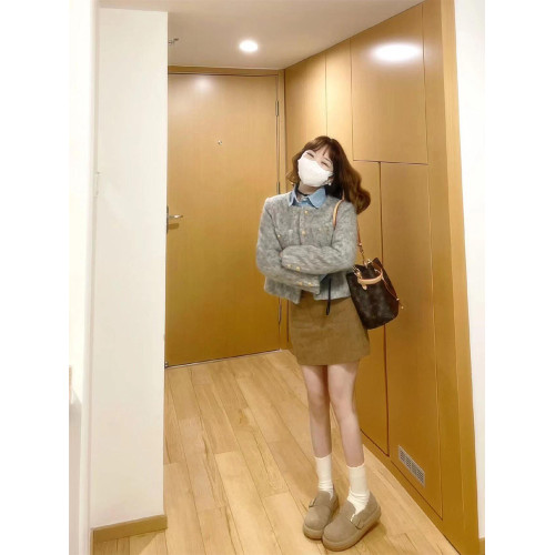 小香風灰色短款毛呢外套女秋冬季款高級感氣質小個子夾棉呢子上衣 小香風灰色短款毛呢外套女秋冬季款高級感氣質小個子夾棉呢子上衣