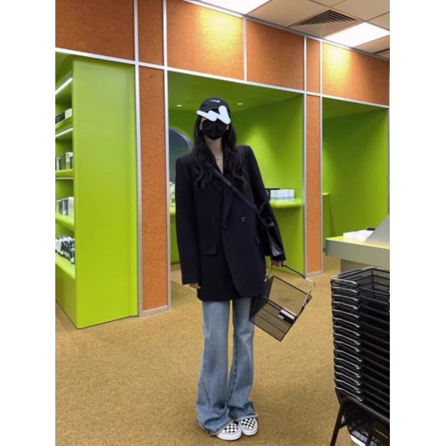 oversize黑色西裝外套女高級感2025春秋新款寬松休閒廓形大碼西服 oversize黑色西裝外套女高級感2025春秋新款寬松休閒廓形大碼西服