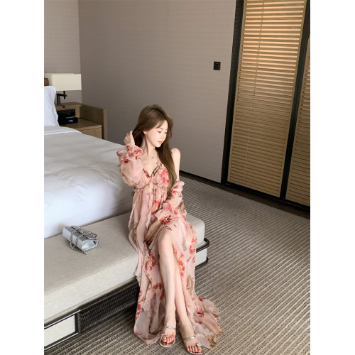 碎花雪紡掛脖連衣裙女夏季海邊度假風長裙不規則露肩絕美a字裙子